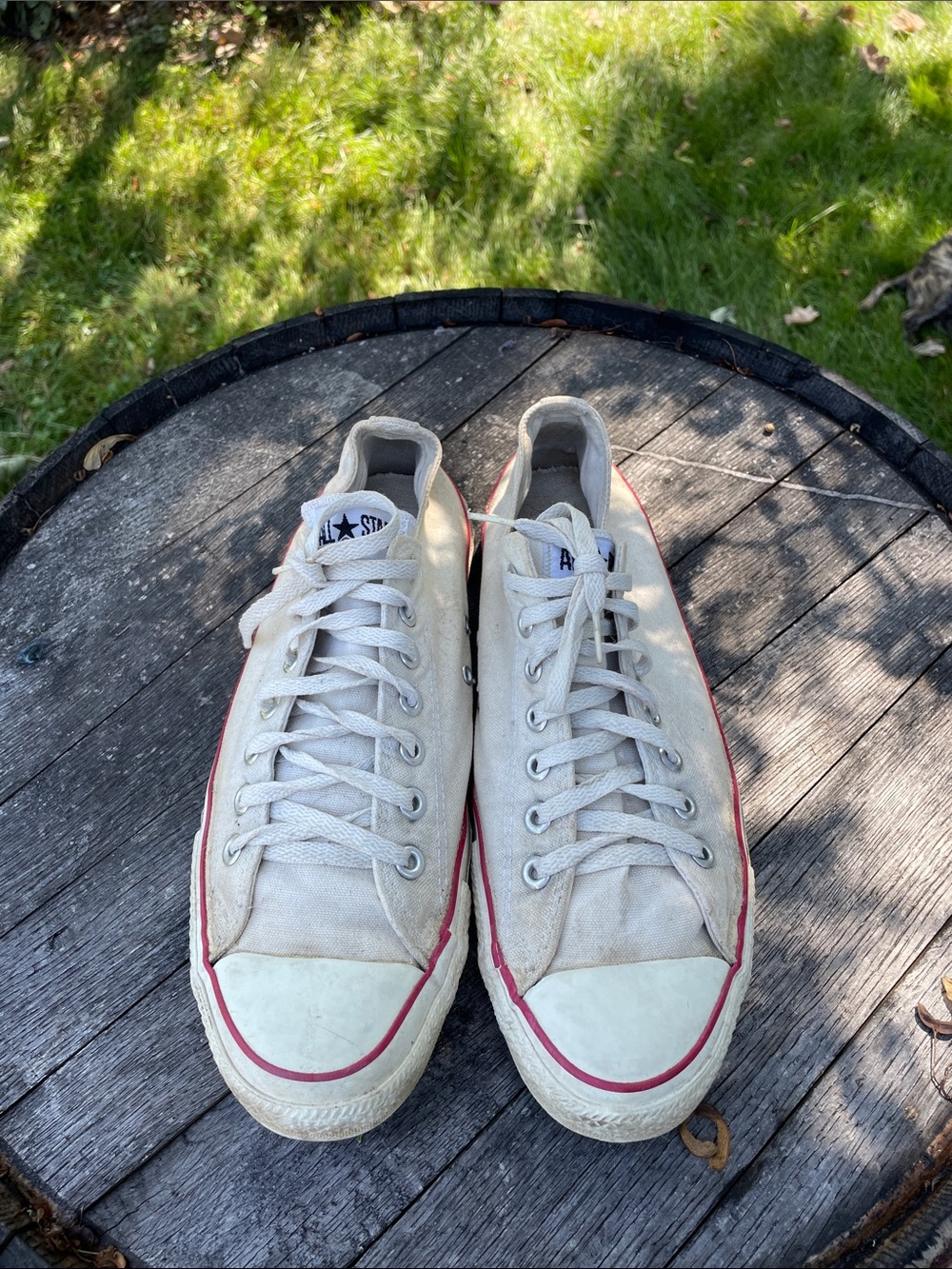VNT All Star Converse off-white canvas sneakers size : 11 men’s